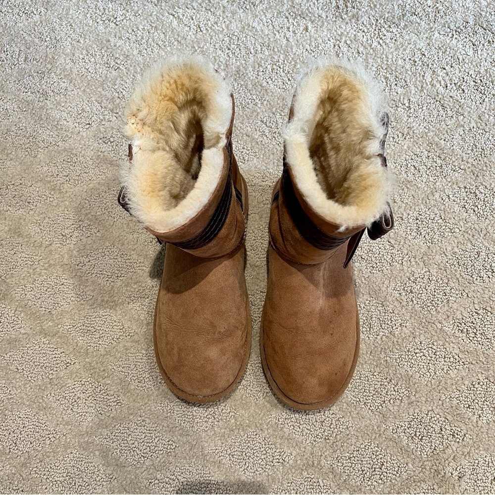 EUC UGG Josette Leather Bow Ankle Sheepskin Suede Boots Booties - Picture 6 of 15